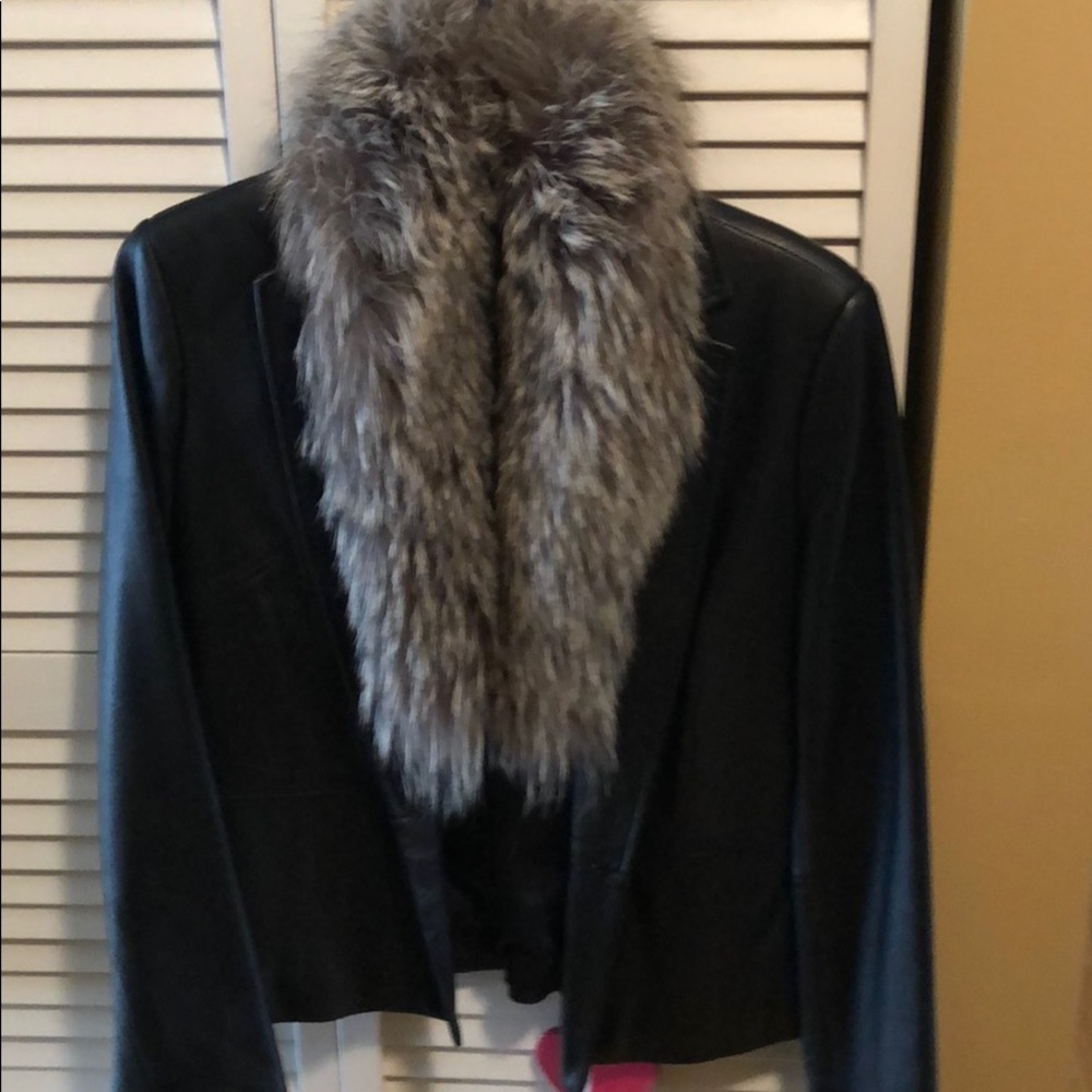 Black leather crop jacket with detachable fur !
